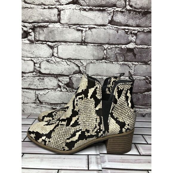 Dr. Scholl’s Chelsea Snake Python Black Ivory Heel Booties Women’s Sz 8M US/38EU - Picture 1 of 16